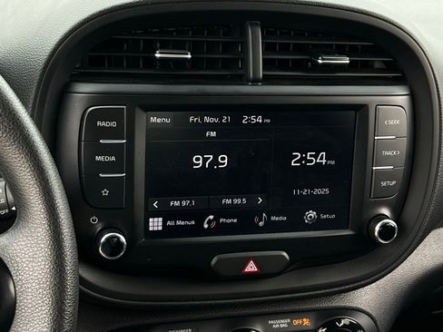 Used 2023 Kia Soul LX w/ LX Technology Package image 13