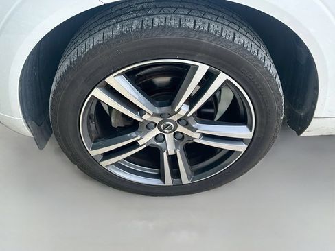 Used 2021 Volvo XC60 T5 Momentum w/ Protection Package Premier FWD image 31