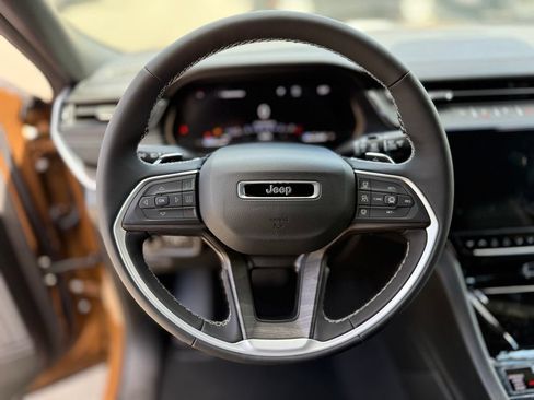 New 2026 Jeep Grand Cherokee Limited w/ Limited Altitude Package AWD/4WD image 6