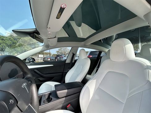 Used 2023 Tesla Model 3 Standard Range image 12