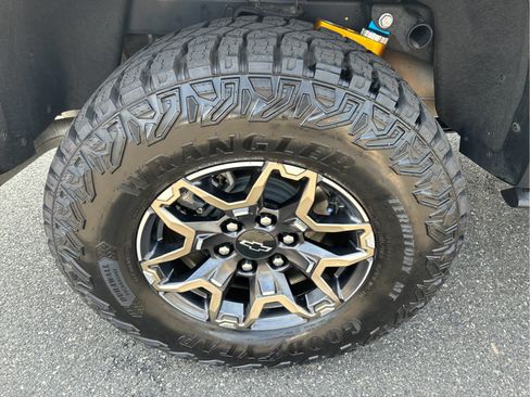 Certified 2026 Chevrolet Colorado ZR2 w/ Technology Package AWD/4WD image 26