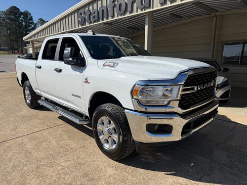 Used 2024 RAM 2500 Big Horn AWD/4WD image 4