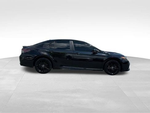 Used 2021 Toyota Camry SE w/ Convenience Package FWD image 6