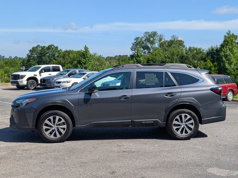 Used 2023 Subaru Outback Premium AWD/4WD image 6