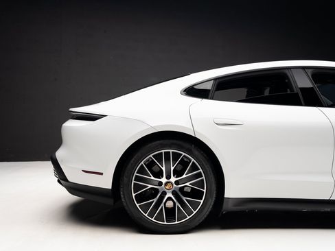 Used 2023 Porsche Taycan w/ Premium Package image 33