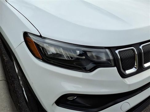 Used 2022 Jeep Compass Latitude w/ Sun and Sound Group image 3