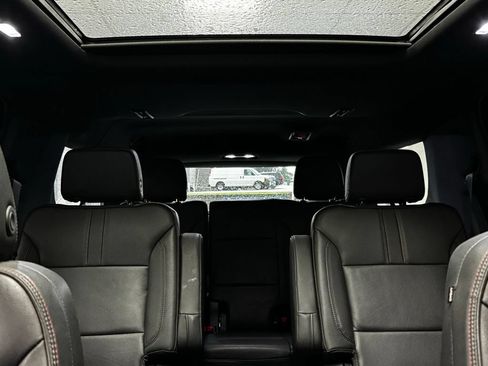 Used 2022 Chevrolet Suburban RST w/ Sport Performance Package AWD/4WD image 7