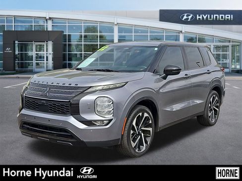 Used 2022 Mitsubishi Outlander SE AWD/4WD image 1