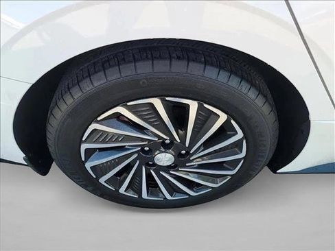 Used 2023 Hyundai Sonata SEL w/ Cargo Package image 11