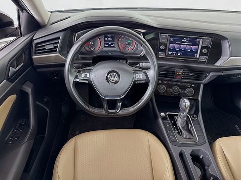 Used 2019 Volkswagen Jetta SE w/ Cold Weather Package image 22