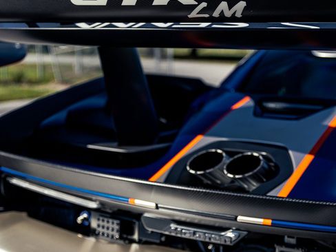 Used 2020 McLaren Senna image 31