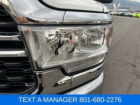 Used 2024 RAM 2500 Big Horn AWD/4WD image 12