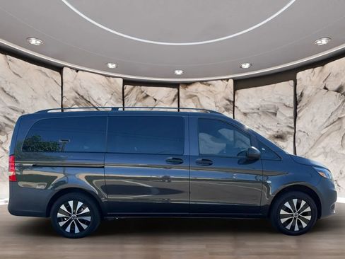 Used 2021 Mercedes-Benz Metris Passenger image 4
