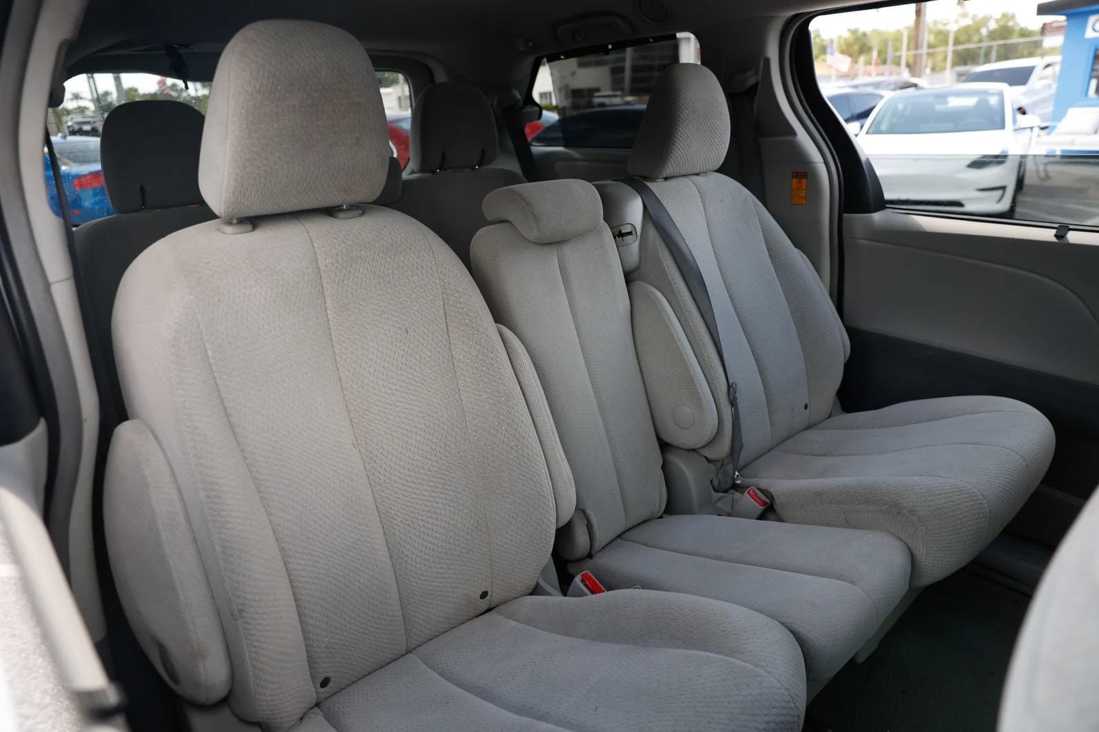 Used 2014 Toyota Sienna LE FWD image 23