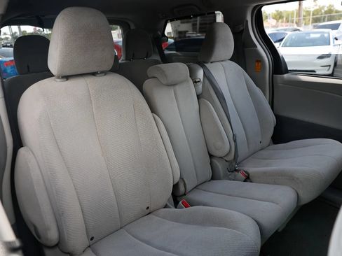 Used 2014 Toyota Sienna LE FWD image 23