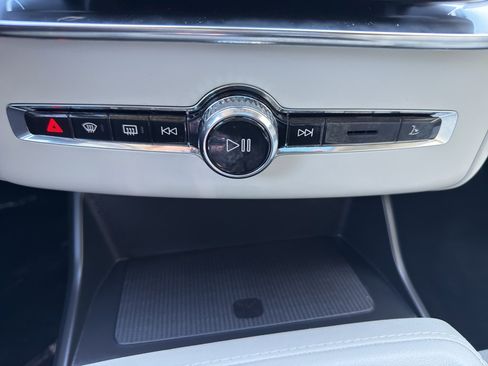 New 2026 Volvo XC90 B6 Ultra w/ Protection Package image 24