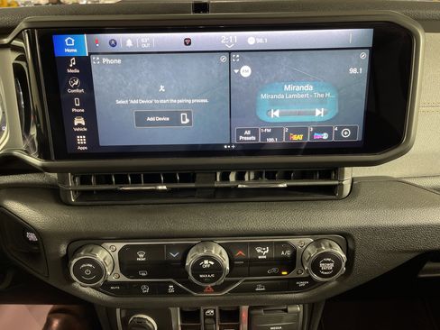 Used 2024 Jeep Wrangler Sport S image 21