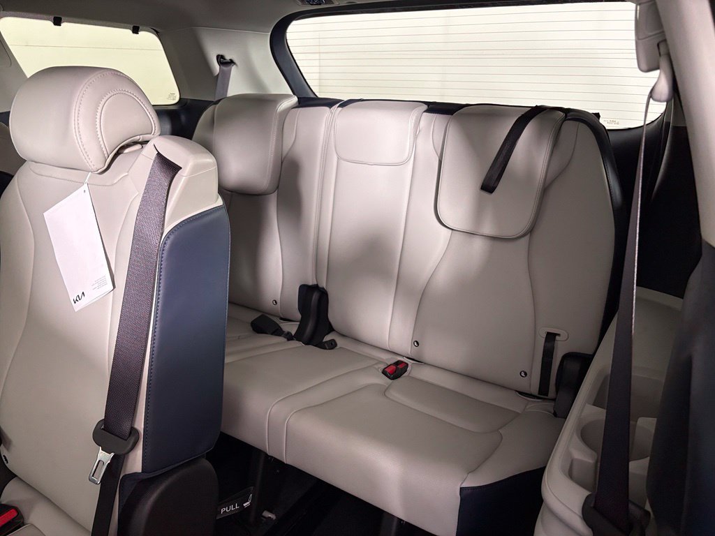 New 2026 Kia Carnival EX FWD image 40