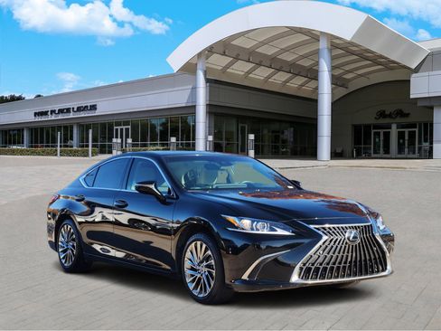 Used 2024 Lexus ES 350 w/ Luxury Package image 2