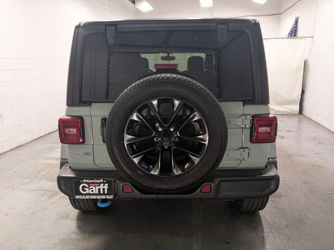 Used 2023 Jeep Wrangler Unlimited Sahara AWD/4WD image 8