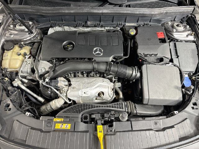 Used 2022 Mercedes-Benz GLB 250 w/ Premium Package Lite image 38