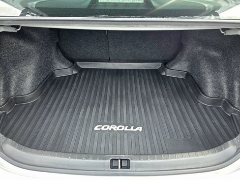 Used 2014 Toyota Corolla LE FWD image 57
