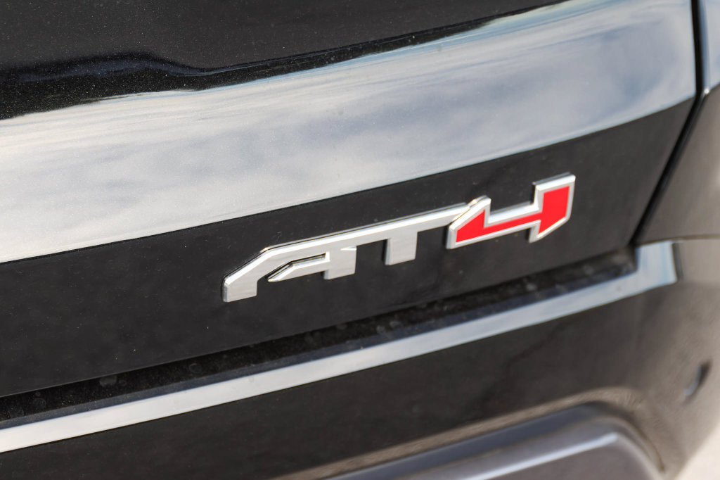 New 2027 GMC Terrain AT4 w/ Technology Package II AWD/4WD image 8