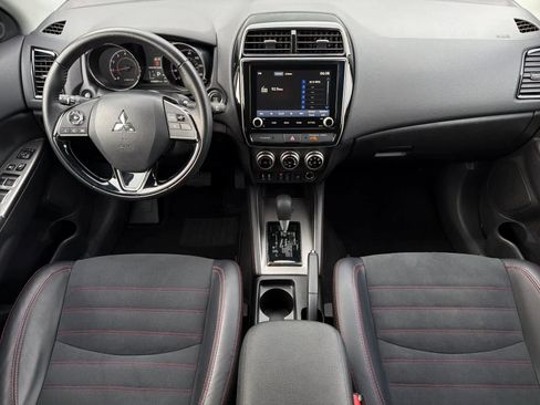 Used 2024 Mitsubishi Outlander Sport SE image 3