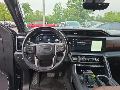 Used 2023 GMC Sierra 1500 Denali Ultimate AWD/4WD image 17