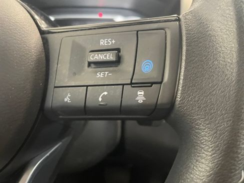 Certified 2022 Nissan Rogue SV FWD image 14