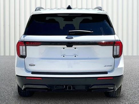 Used 2025 Ford Explorer ST-Line w/ ST-Line Street Pack AWD/4WD image 4
