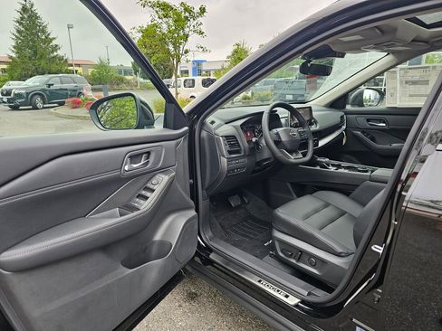 New 2026 Nissan Rogue SV AWD/4WD image 15