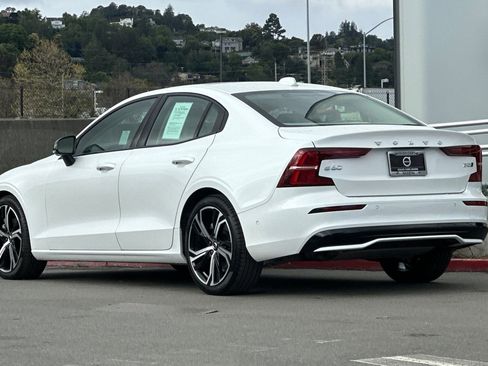 Certified 2024 Volvo S60 B5 Ultimate w/ Climate Package image 7