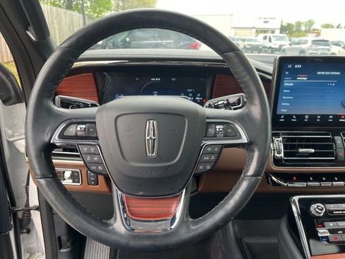 Used 2024 Lincoln Navigator L Reserve image 21