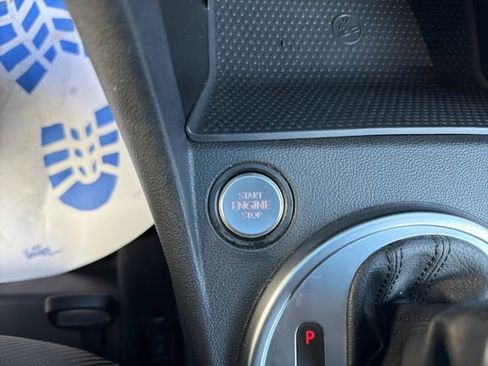 Used 2015 Volkswagen Beetle TDI image 32