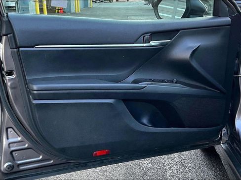 Used 2023 Toyota Camry SE image 21