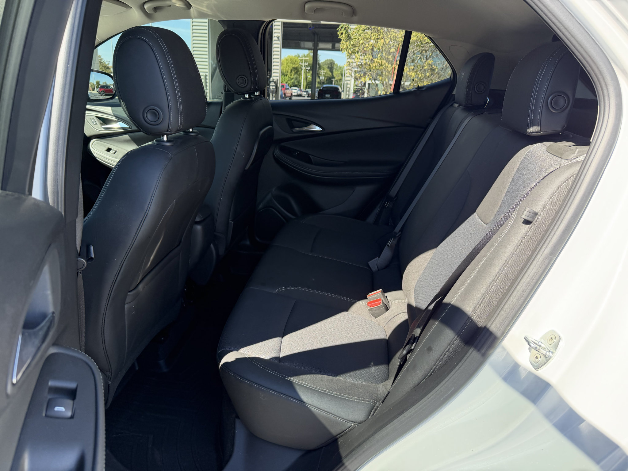 Used 2022 Buick Encore GX Preferred w/ Sport Touring Package FWD image 20