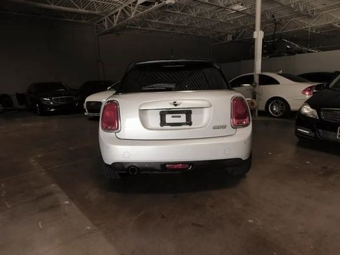 Used 2015 MINI Cooper 4-Door Hardtop image 6