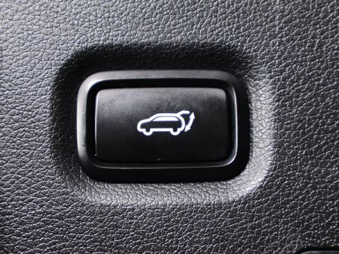 Used 2023 Hyundai Santa Fe SEL w/ Premium Package image 21