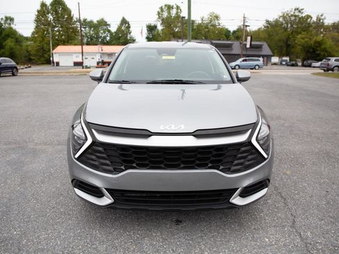 Used 2023 Kia Sportage LX image 8