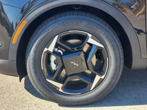 New 2026 Kia Sportage EX FWD image 8