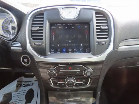 Used 2019 Chrysler 300 Touring L w/ Quick Order Package 22F image 23