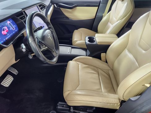 Used 2016 Tesla Model X image 11