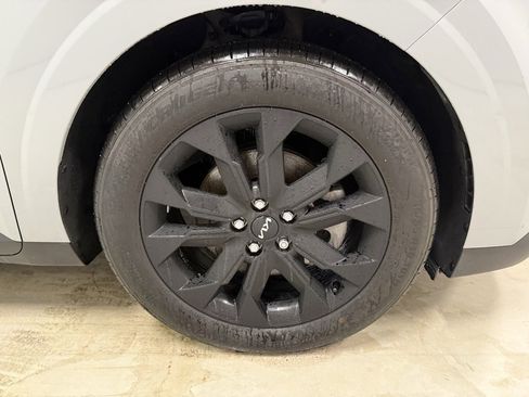 Used 2022 Kia Carnival SX image 34