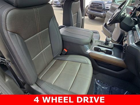 Used 2024 Chevrolet Silverado 1500 High Country w/ High Country Premium Package image 10