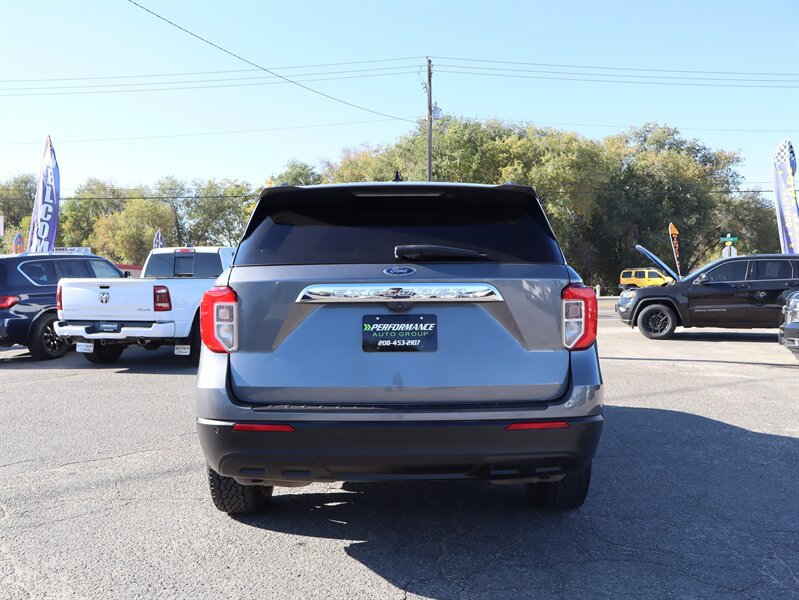 Used 2021 Ford Explorer XLT AWD/4WD image 4