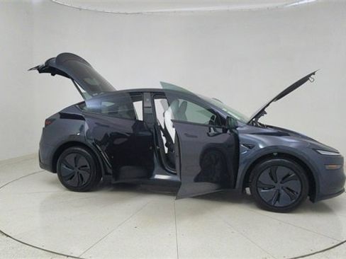 Used 2026 Tesla Model Y Long Range image 67