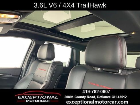 Used 2021 Jeep Grand Cherokee Trailhawk w/ Trailhawk Luxury Group AWD/4WD image 45