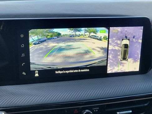 Certified 2025 Nissan Kicks SR FWD image 28