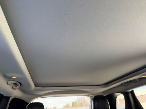 Used 2022 Jeep Cherokee Limited w/ Elite Package image 34